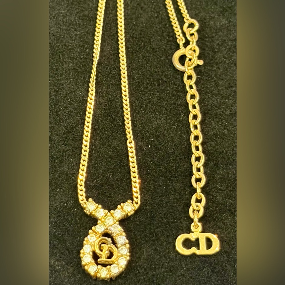 Vintage DIOR Necklace CD Logo Gold-Tone W/Rhinestones. Newly cleaned & Sanitized - Picture 9 of 12